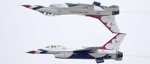 General Dynamics F-16C Fighting Falcons of the US Air Force Thunderbirds, Luke Air Force Base, March 19, 2011